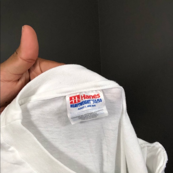 VNTG RARE Walt Disney World ‘Swan’ Tee - Picture 4 of 4